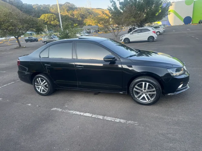 Volkswagen Jetta Comfortline 1.4 TSI 16V 4P Aut. 2017