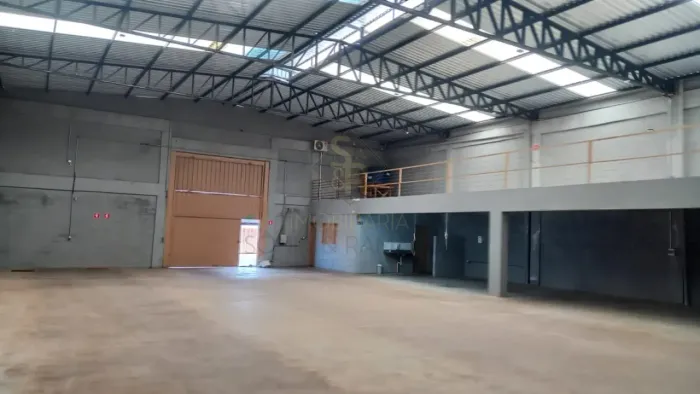Galpão comercial para Locação no Bairro Jardim Jóquei Clube, em Ribeirão Preto SP.