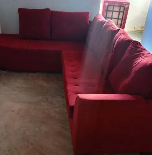 Vendo um sofá ?