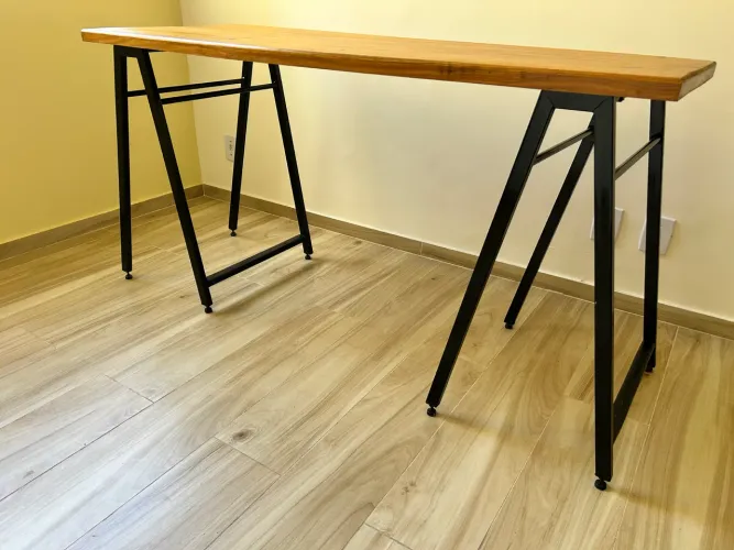 Mesa de escritório de madeira 