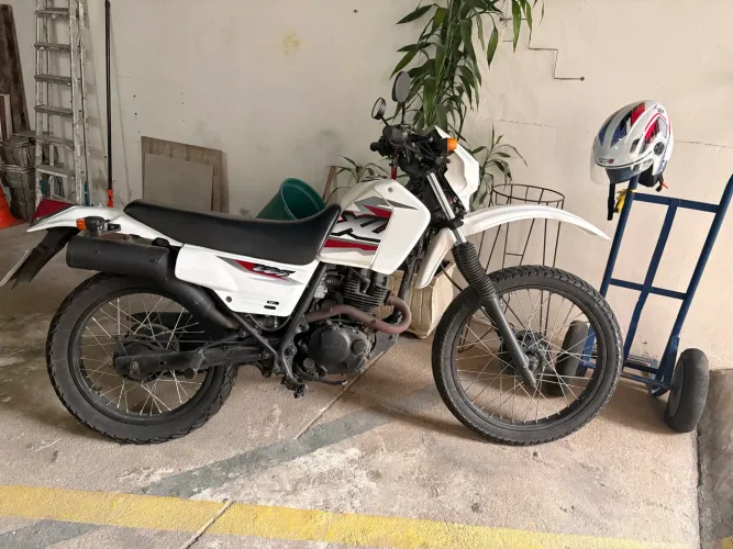 XLR 125 
