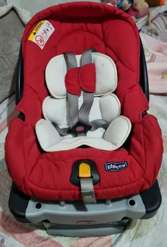 Bebê conforto+base, Chicco.