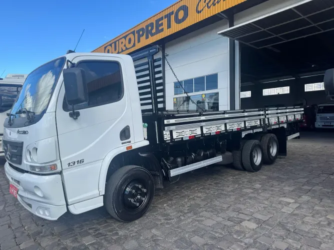 MB Acello 1316 truck 