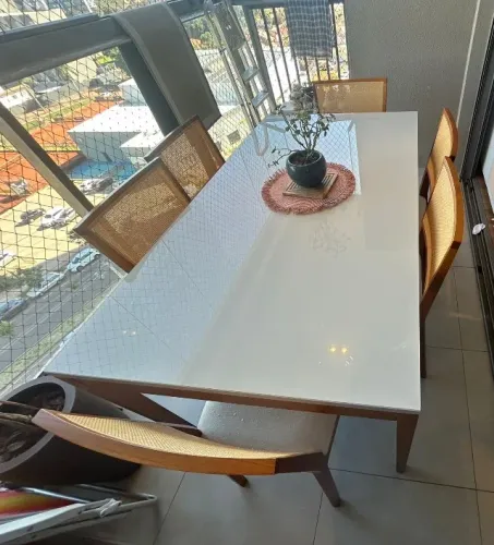 Mesa de jantar + 6 cadeiras