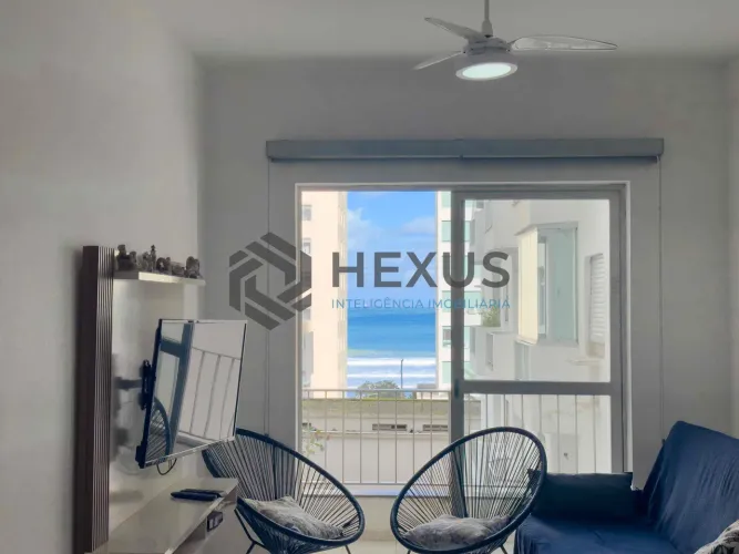 Apartamento com varanda e vista mar a uma quadra da Praia das Pitangueiras de 2 quartos co
