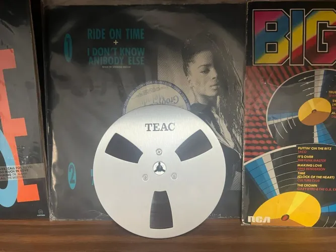 CARRETEL COM FITA TEAC