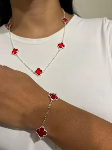 Kit colar e pulseira com ruby e prata 925.