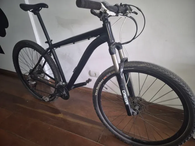 Caloi aro 29" / Deore 3x9 / Freio Hidráulico