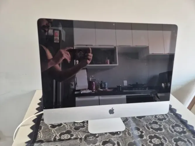 iMac Apple (Para Retirada de Peças ou Conserto) - Não Liga