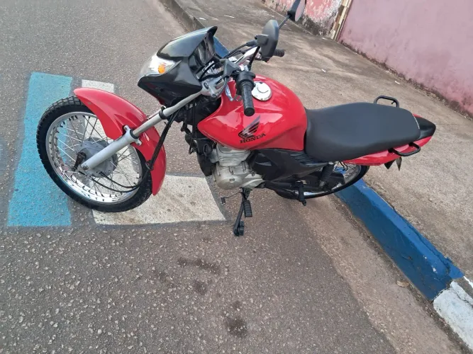 Titan 150 ano 2010/2010 quitada em dias vendo ou troco