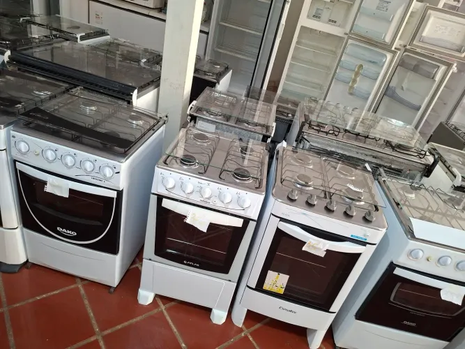 Varios fogoes de 4 bocas semi novo