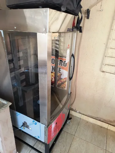 vendo maquina de frango Capacidade para 30 frango entrego 3.500 $