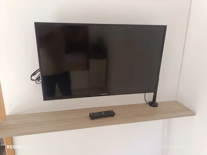 Tv Panasonic 32 polegadas com sinal digital e controle