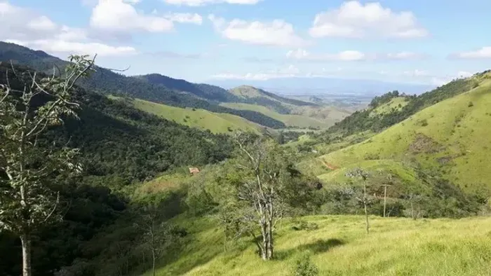 Oportunidade!! Belíssimo Sítio de 21.78 hectares na Serra da Mantiqueira - Piquete SP