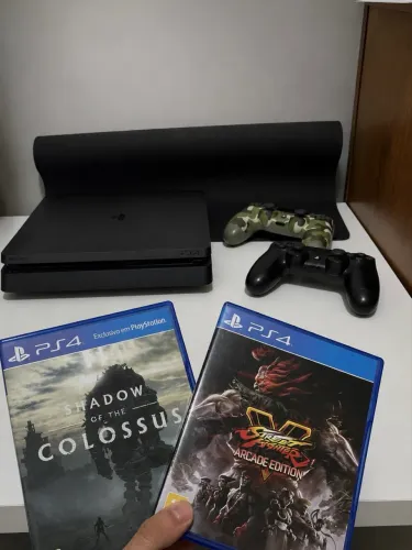PS4 SLIM + 2 CONTROLES + JOGOS