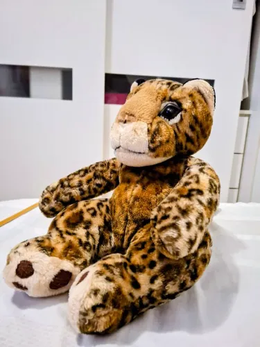 Onça de pelúcia 