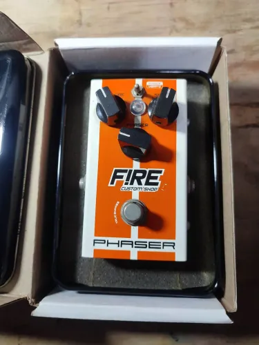 Pedal Fire Phaser com caixa e lata