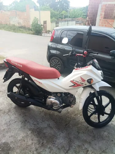 Moto toda nova, moto de garagem apenas 7 mil rodado
