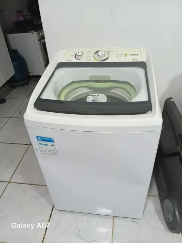 Máquina de lavar roupas.