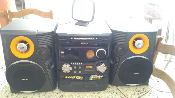 Aparelho de SOM PHILIPS COM 2 CAIXAS