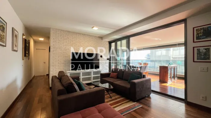 Apartamento mobiliado na Vila Madalena com 110m², 3 quartos (1 suíte) e 2 vagas