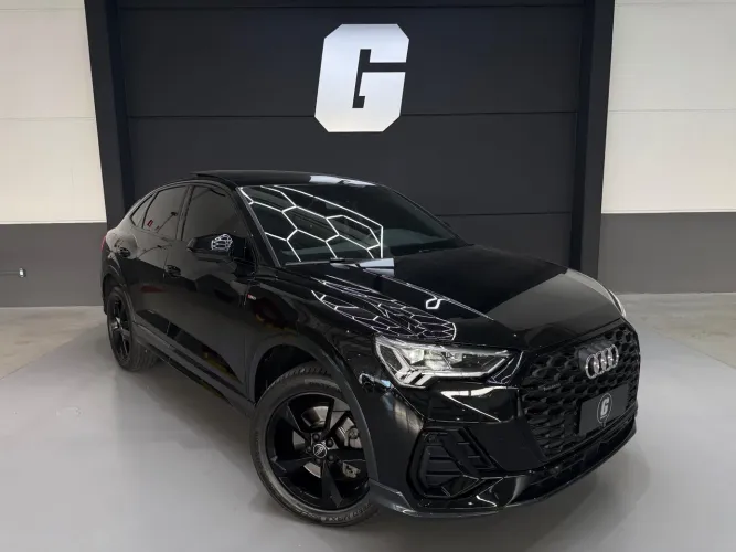 Audi Q3 SPB Perf. Black 2.0 TFSI Tipt. Quat. 2022