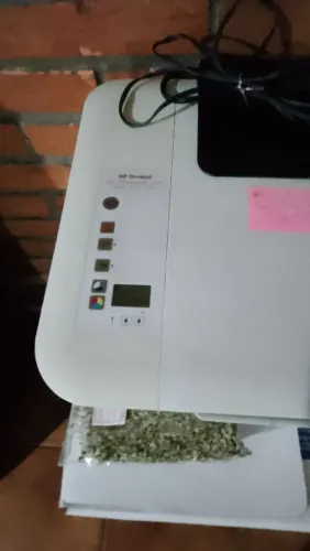 Impressora HP Deskjet branca