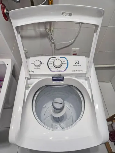 Lavadora 8,5K Electrolux LES09 110V Branco, excelente estado