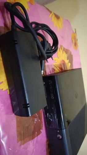 Xbox 360 slim com defeito luz vermelha 