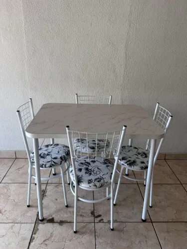 Mesa com 4 Cadeiras Retangular Nova