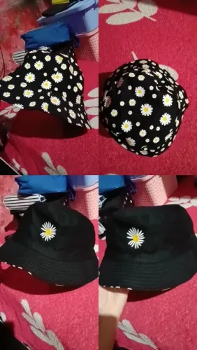 Chapéu Bucket Hat Dupla Face Estampa Margaridas / Preto Liso