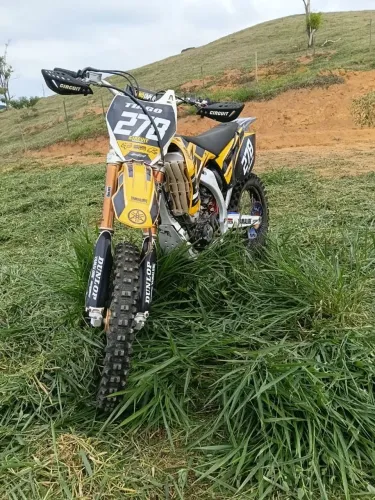Vendo moto Yamaha YZ250F 4 T