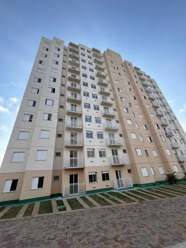 Apartamento para locação com 2 quartos, sacada, vaga de carro. Térreo