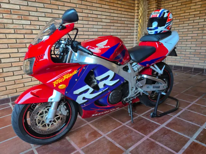 Honda CBR 900RR Fireblade 1998 | Apenas 36 mil km | Manual e Chaves Reservas