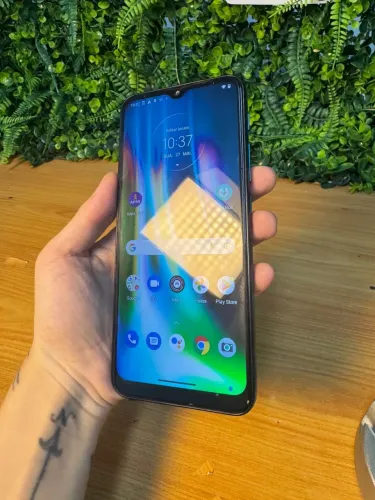 Smartphone Motorola Moto G9 play  Cor: azul petróleo   64GB  4GB RAM  Dual chip  