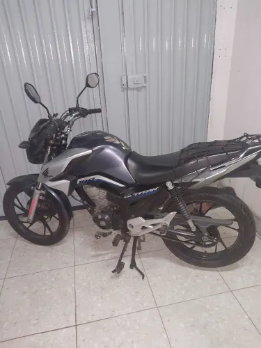 Vendo titan 160 revisada