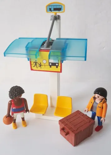 Playmobil City Life Parada de Ônibus (Preço Negociável Levando + Peças)