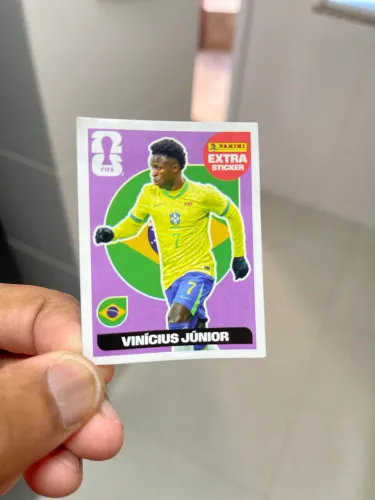 Figurinha Extra Sticker roxa Vinicius Jr