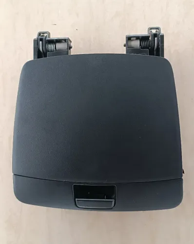Porta treco painel central do Hyundai i30 2012