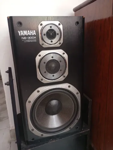 Caixa acústica yamaha na 300x