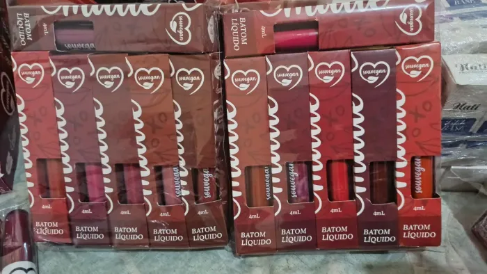 Batom matte líquido 6 por 25,00 reais 