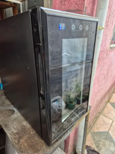 ADEGA DE VINHOS 8 GARRAFAS(sou de São Mateus zl)