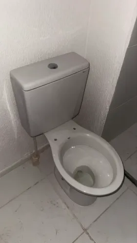 Vaso com caixa acoplada - Mari