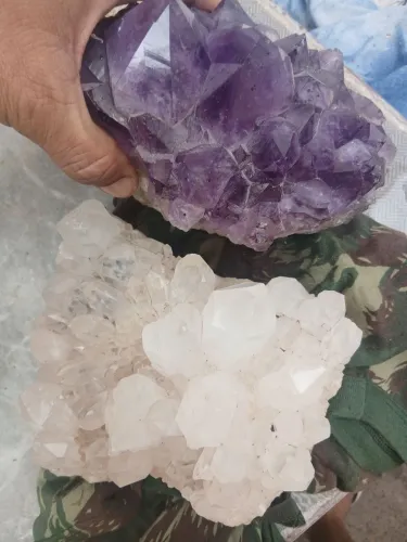 Duas Drusas de ametista e cristal
