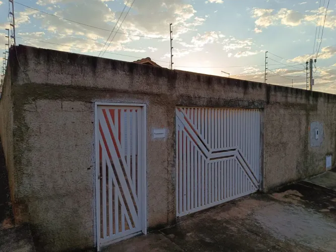*CASA À VENDA - JARDIM IMPERIAL | GOIANIRA-GO**