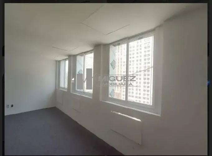 Espetacular sala comercial à venda Centro Av. Presidente Vargas com 75 m2