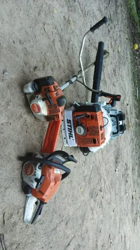 Vendo Motosserra nova apenas 7 mês de uso 