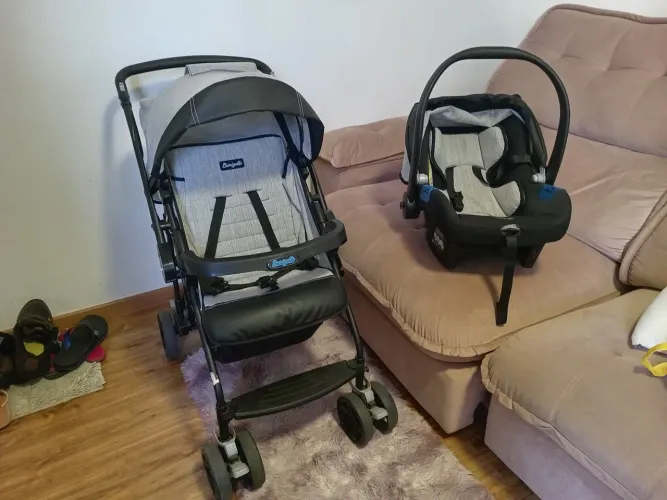 Carrinho e bebê conforto Burigotto