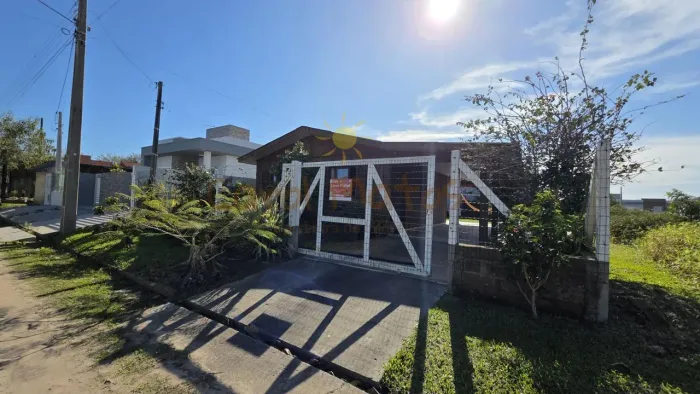 Casa para Venda em Balneário Gaivota, Village Dunas, 2 dormitórios, 2 banheiros, 2 vagas