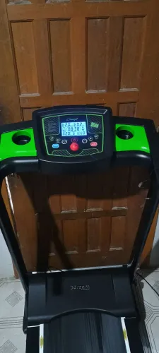 Esteira Profissional Dream Concept 2.5 Bivolt apenas um mês de uso impecável